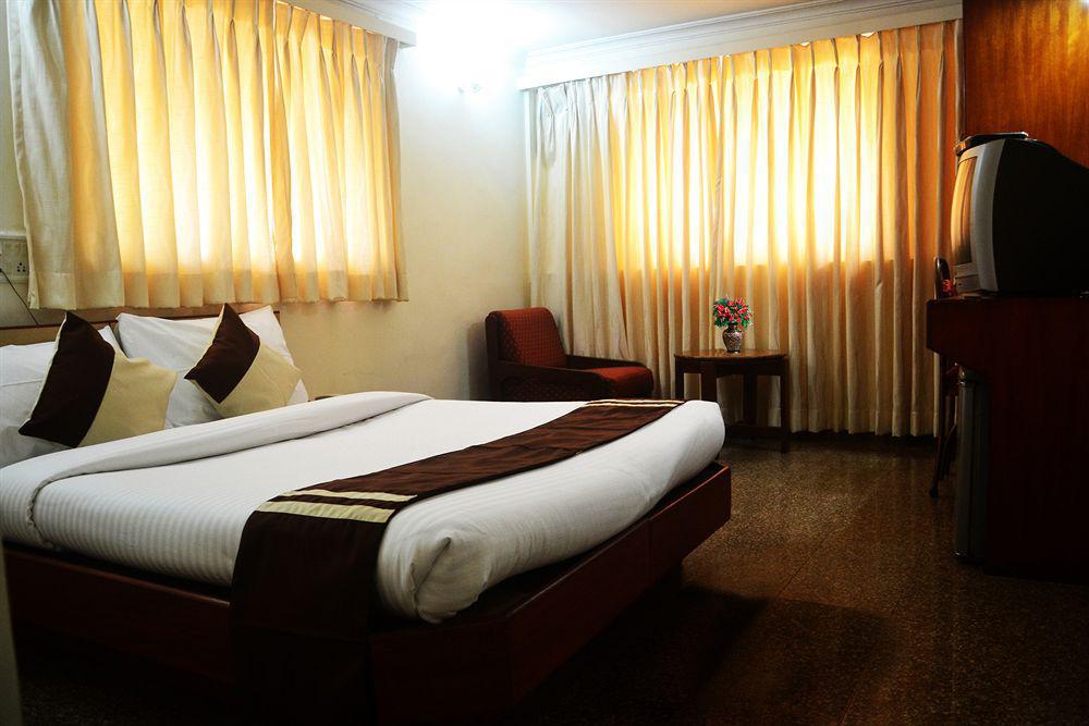 Hotel Atlantic Bombay Extérieur photo